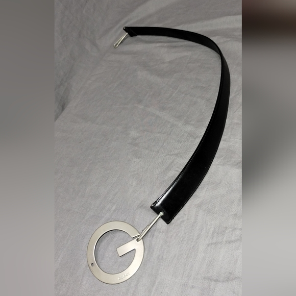 GUCCI BELT ~ BLACK LEATHER WITH SILVER "G" BUCKLE - Picture 9 of 16